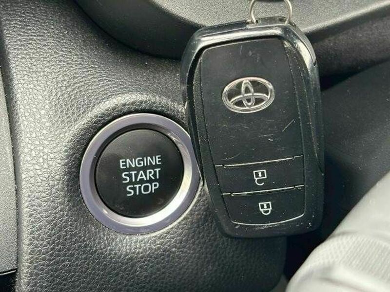YARIS CROSS