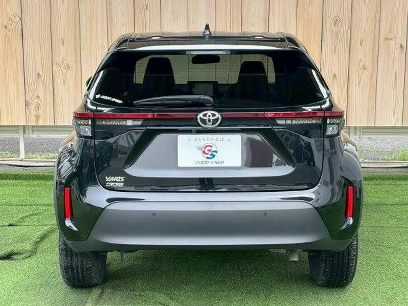 YARIS CROSS