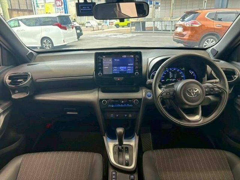 YARIS CROSS