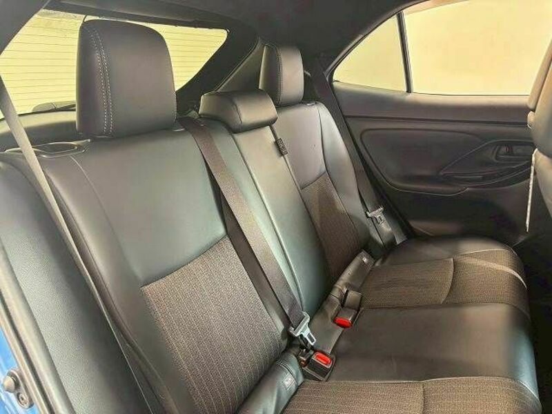 YARIS CROSS