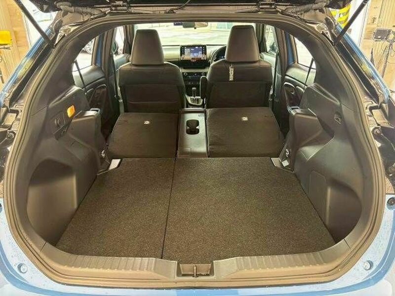 YARIS CROSS