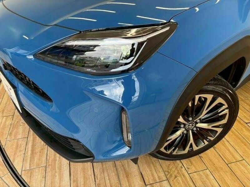 YARIS CROSS