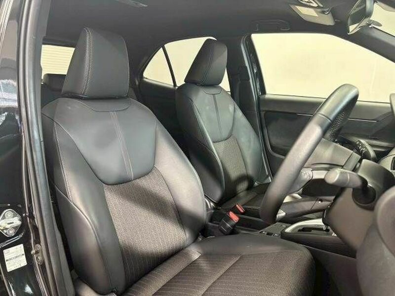 YARIS CROSS