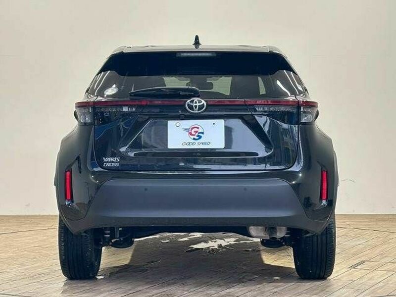 YARIS CROSS