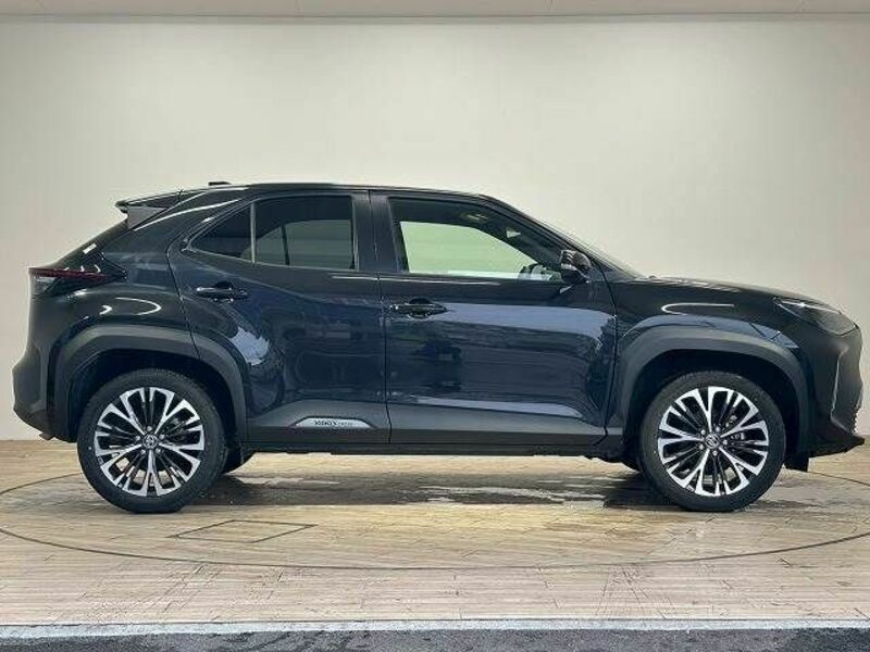 YARIS CROSS