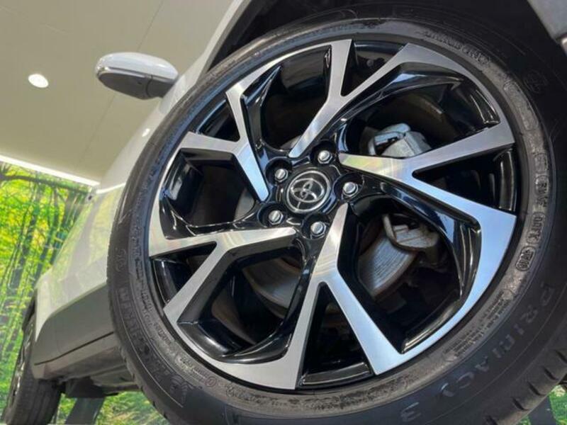 C-HR-12
