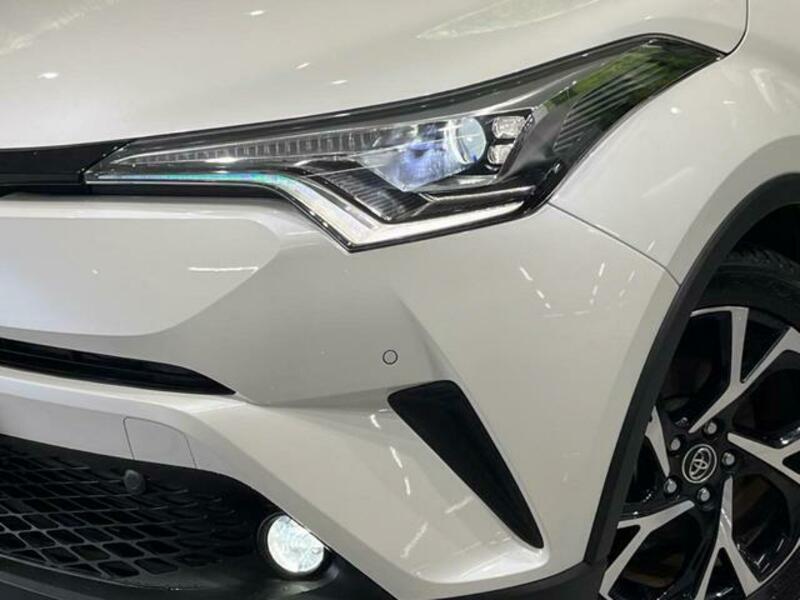 C-HR-11