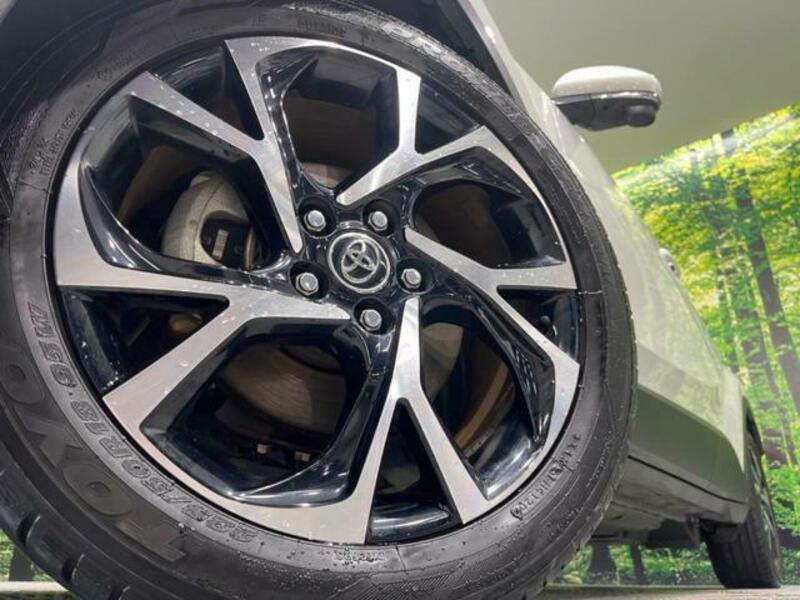 C-HR-12