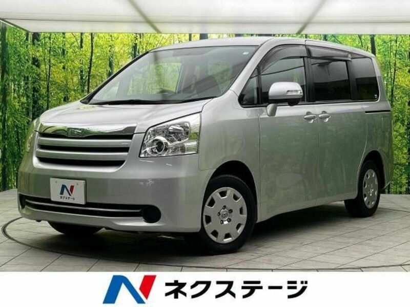 TOYOTA　NOAH