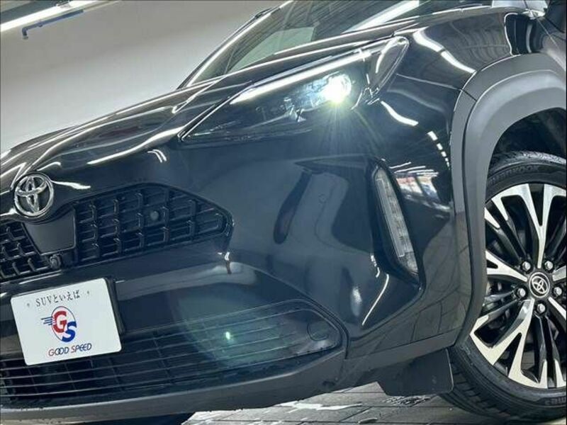 YARIS CROSS-9