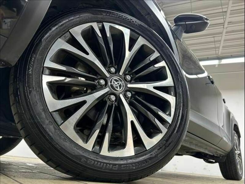 YARIS CROSS-10