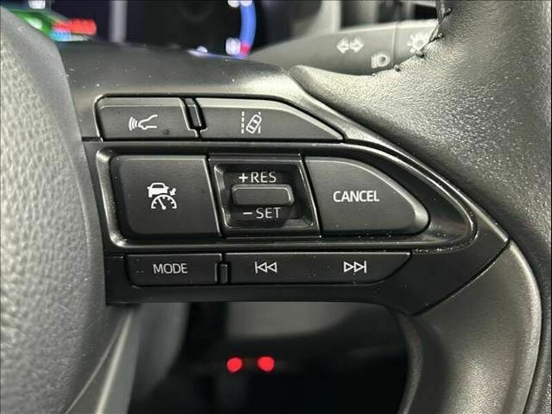 YARIS CROSS-14