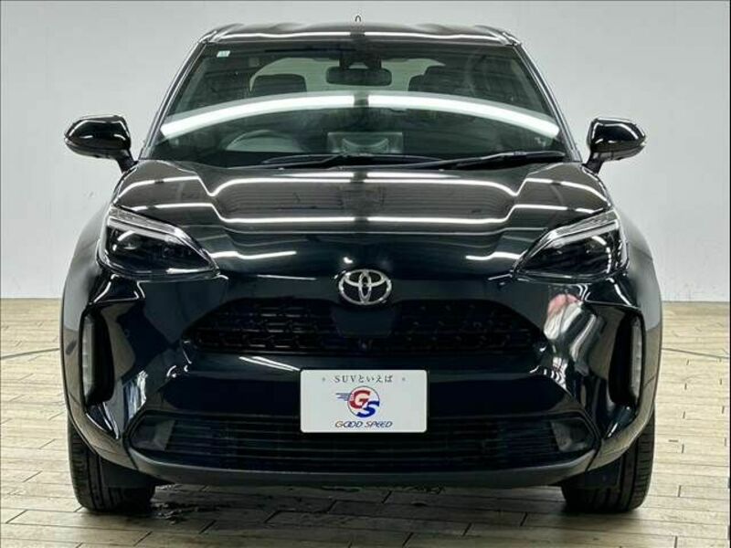 YARIS CROSS-16