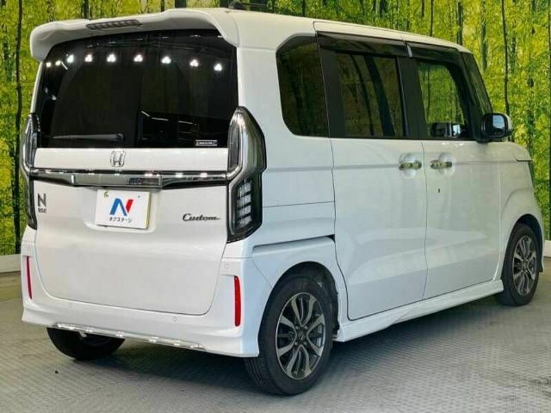 N BOX CUSTOM-16