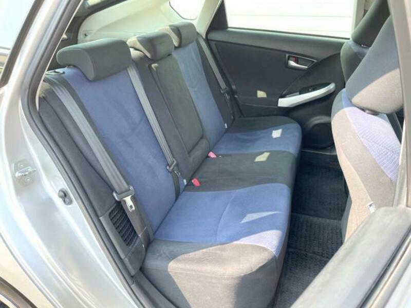PRIUS-11