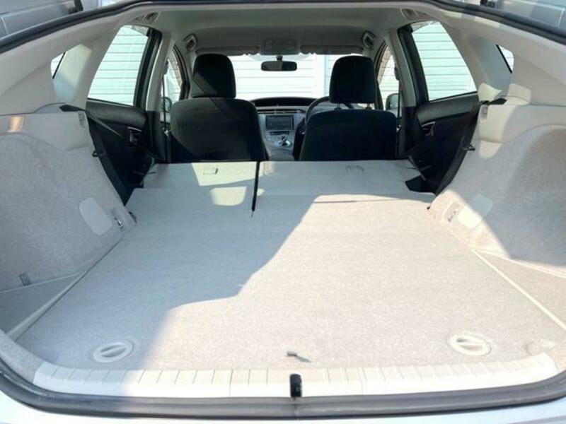 PRIUS-12