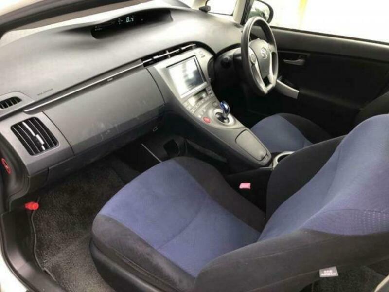 PRIUS-8