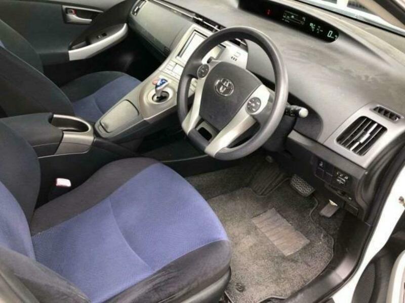 PRIUS-3