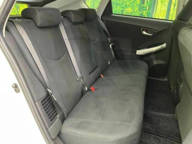 PRIUS-8