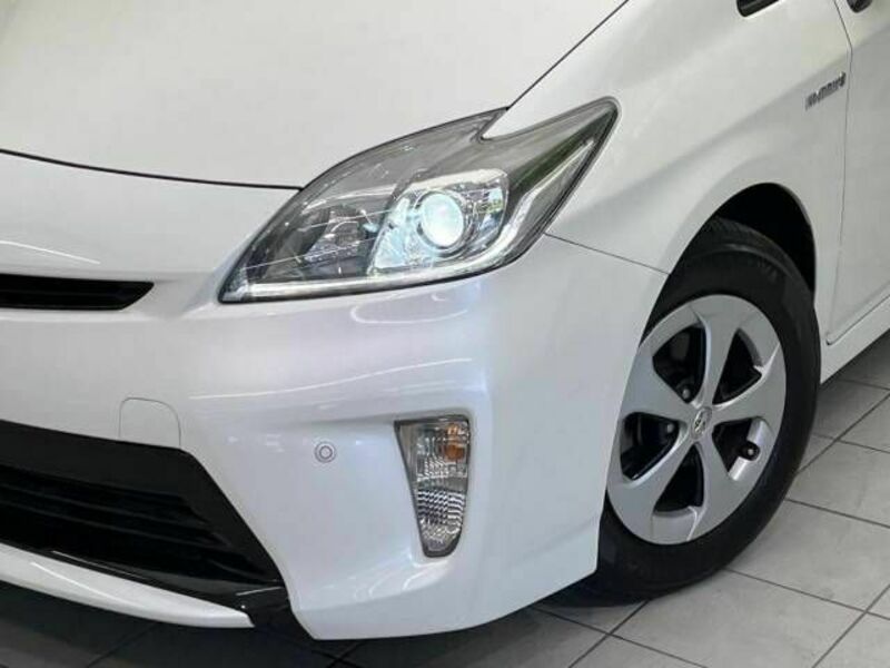 PRIUS-11