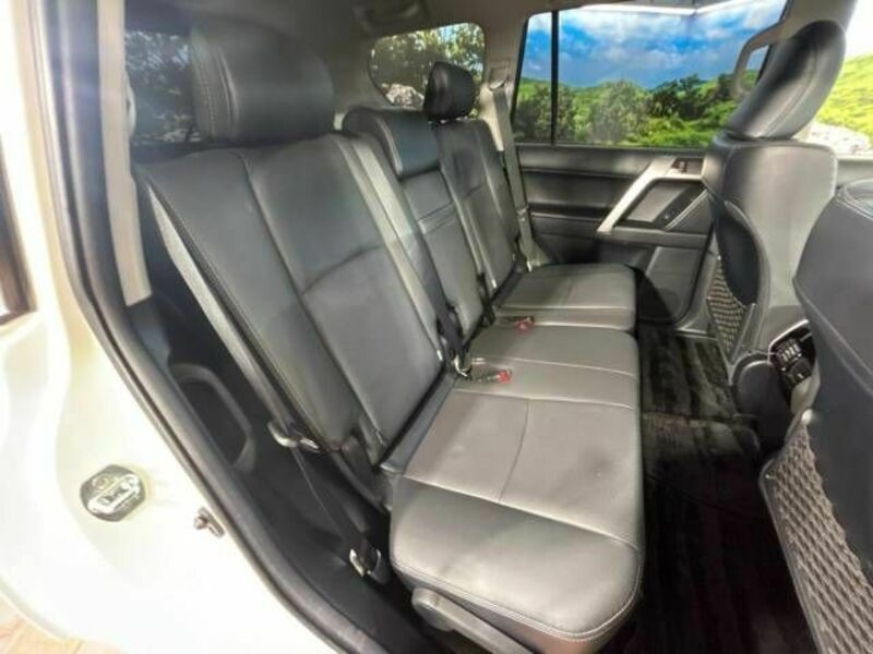 LAND CRUISER PRADO-7