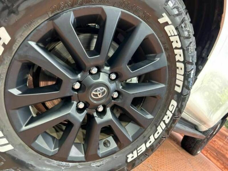 LAND CRUISER PRADO-12