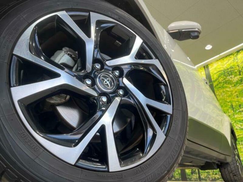 C-HR-12