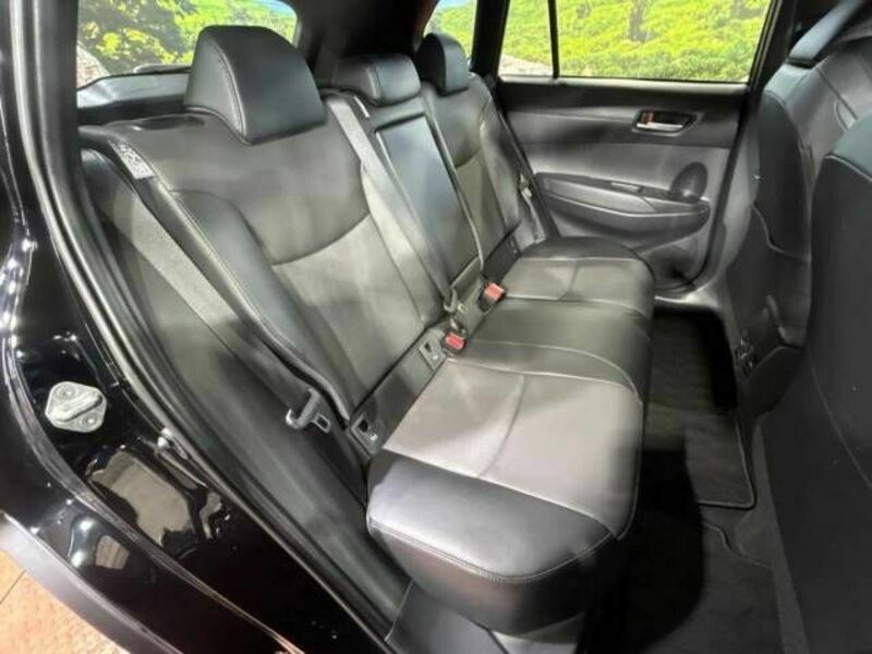 COROLLA CROSS-8