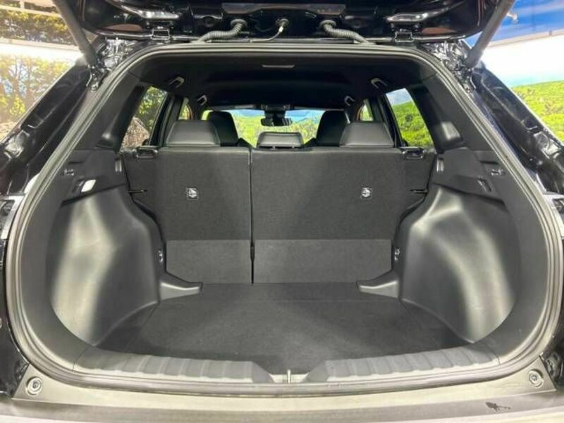 COROLLA CROSS-9