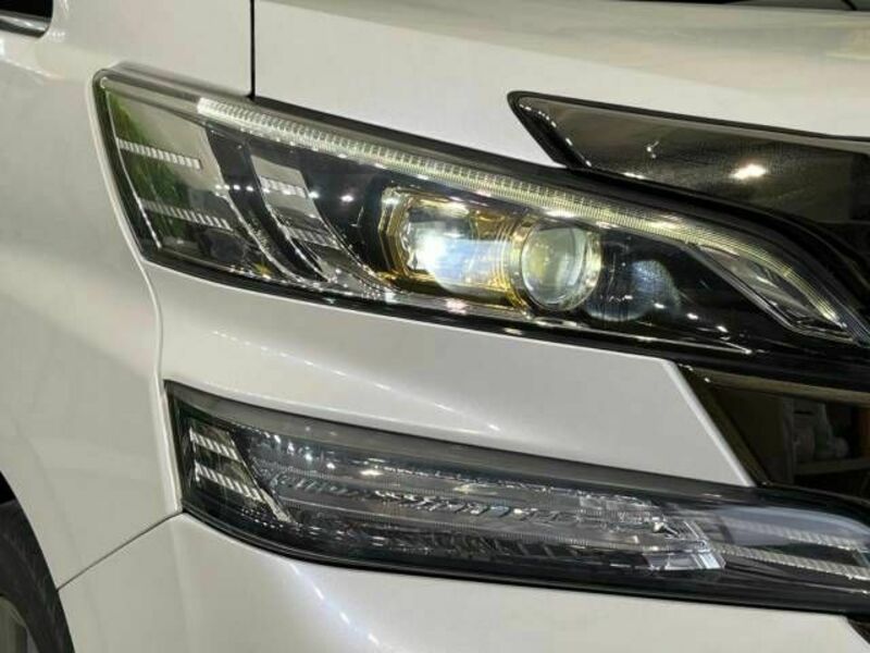 VELLFIRE-12