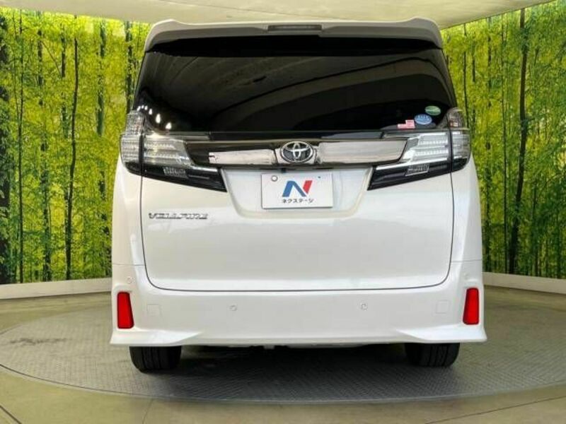 VELLFIRE-15