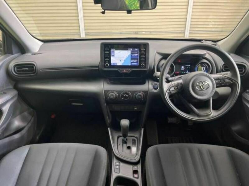 YARIS CROSS