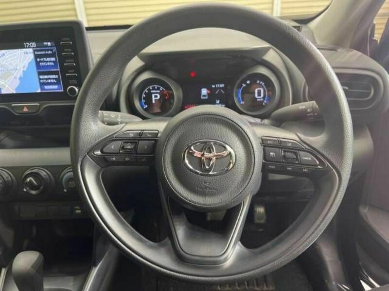 YARIS CROSS