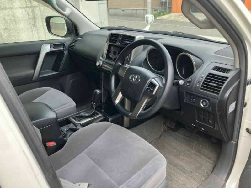 LAND CRUISER PRADO-1