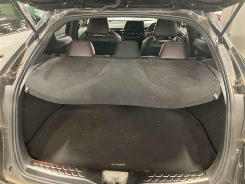 C-HR-8