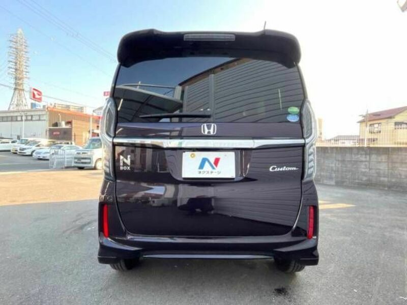 N BOX CUSTOM