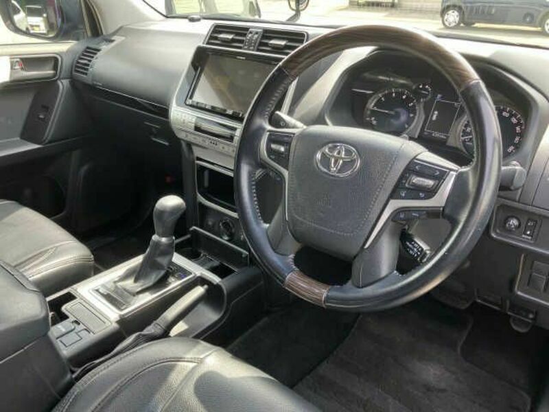 LAND CRUISER PRADO-1