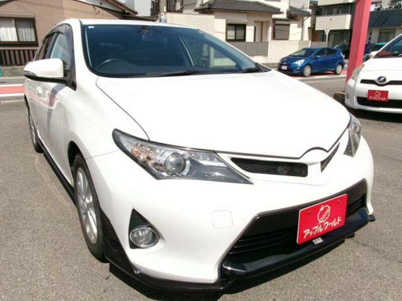 TOYOTA AURIS