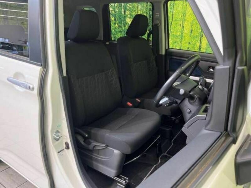 ROOMY-7