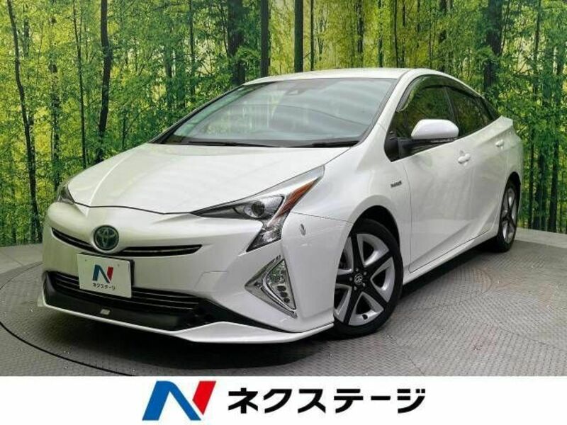 TOYOTA　PRIUS