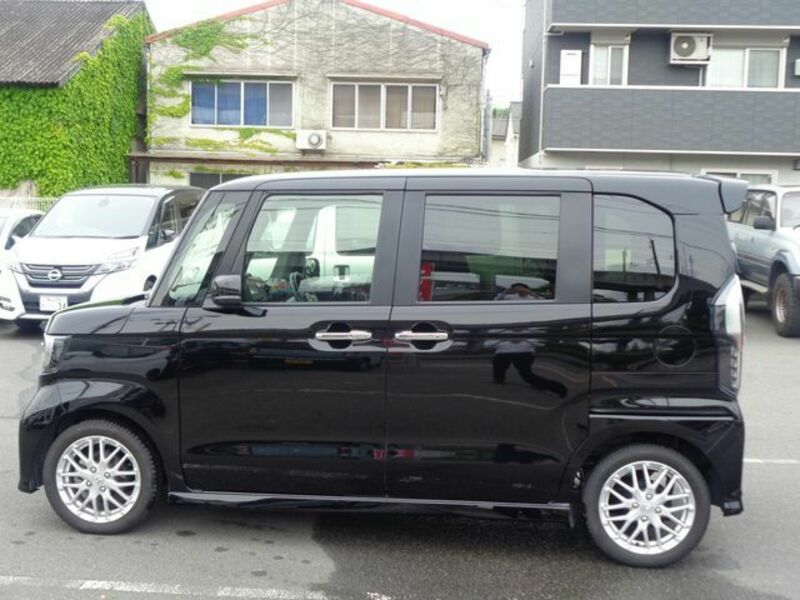 N BOX CUSTOM-7