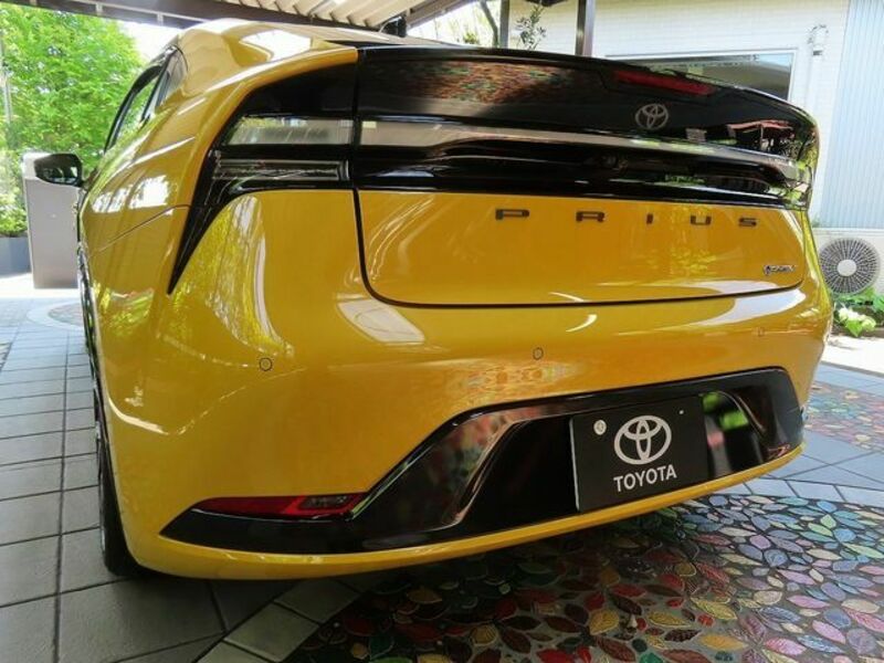 PRIUS PHV