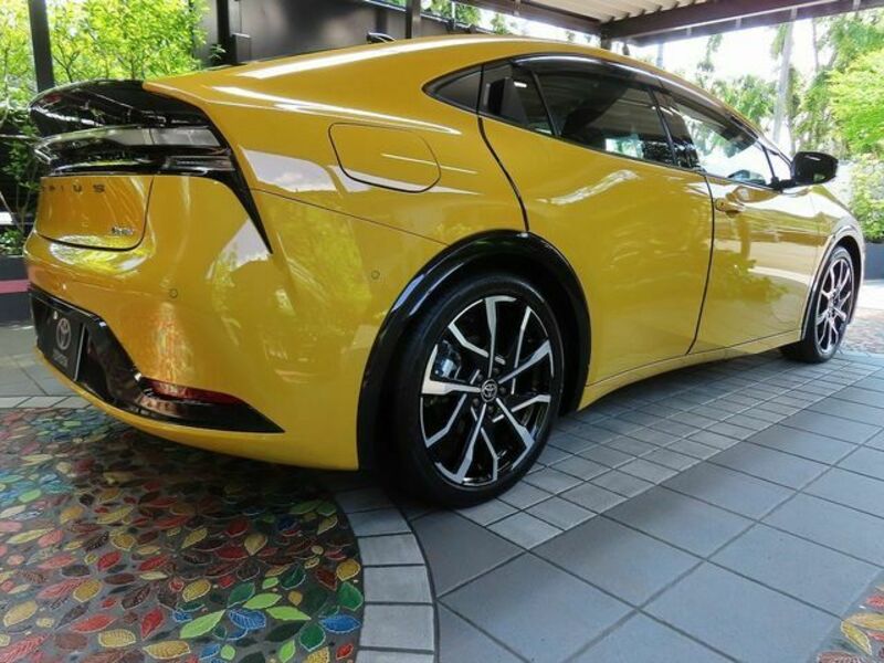 PRIUS PHV
