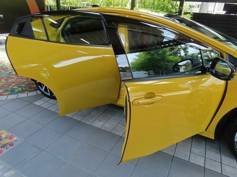 PRIUS PHV