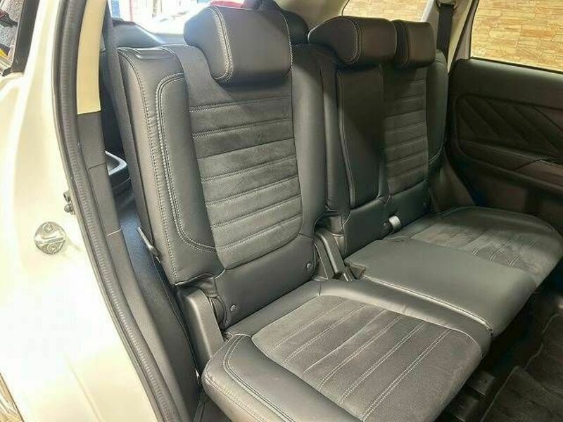 OUTLANDER PHEV-5