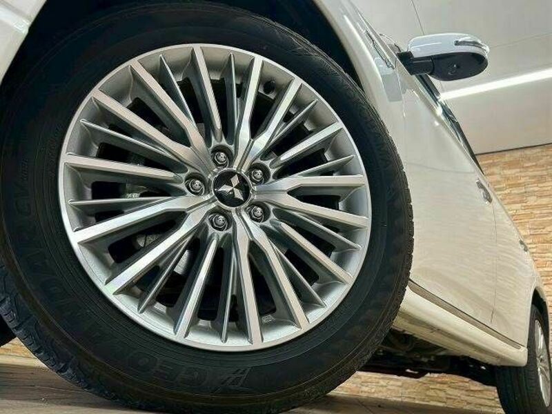 OUTLANDER PHEV-18
