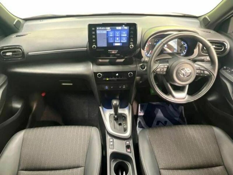 YARIS CROSS