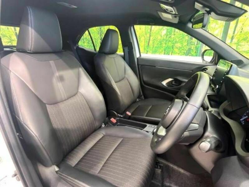 YARIS CROSS