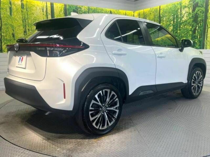 YARIS CROSS