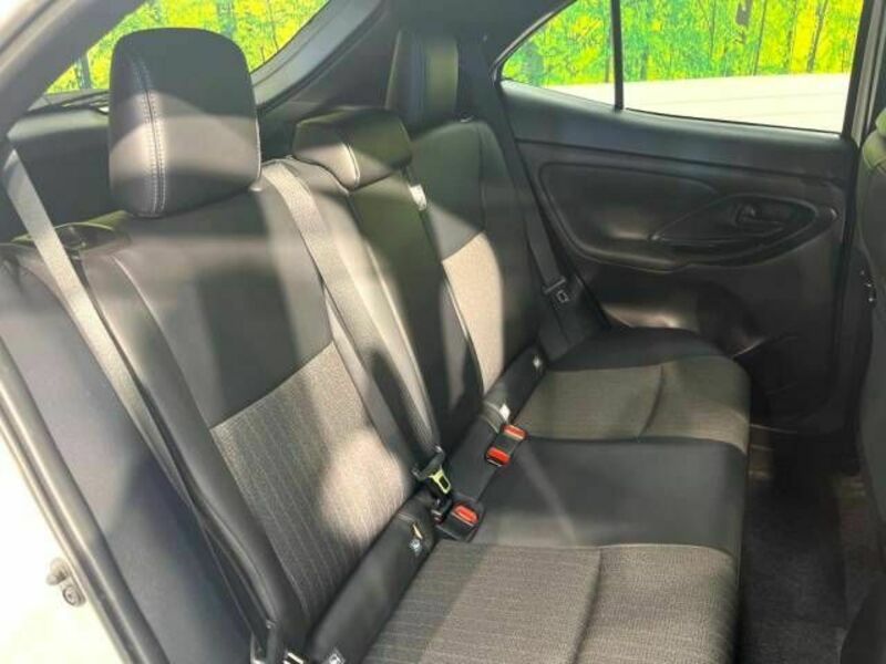YARIS CROSS-8